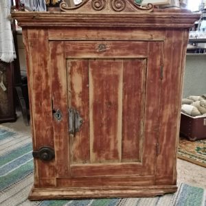 Nikerdusega sulasekapp.