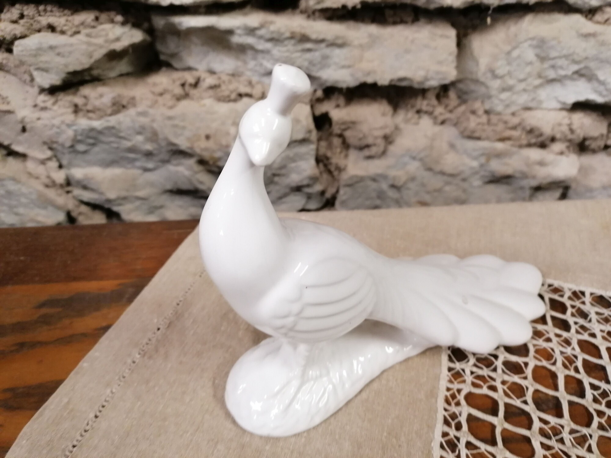 Keraamiline kuju "LIND"