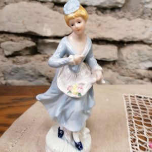 Keraamiline kuju "naine"