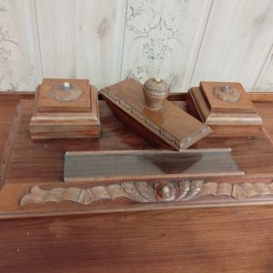 Puidust kirjutuslaua garnituur (tindipotid)