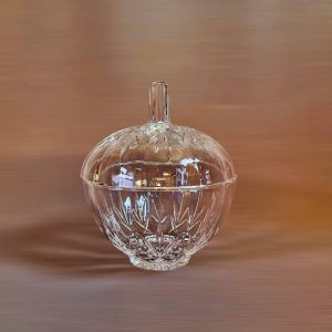 Kristallklaasist komminõu kaanega