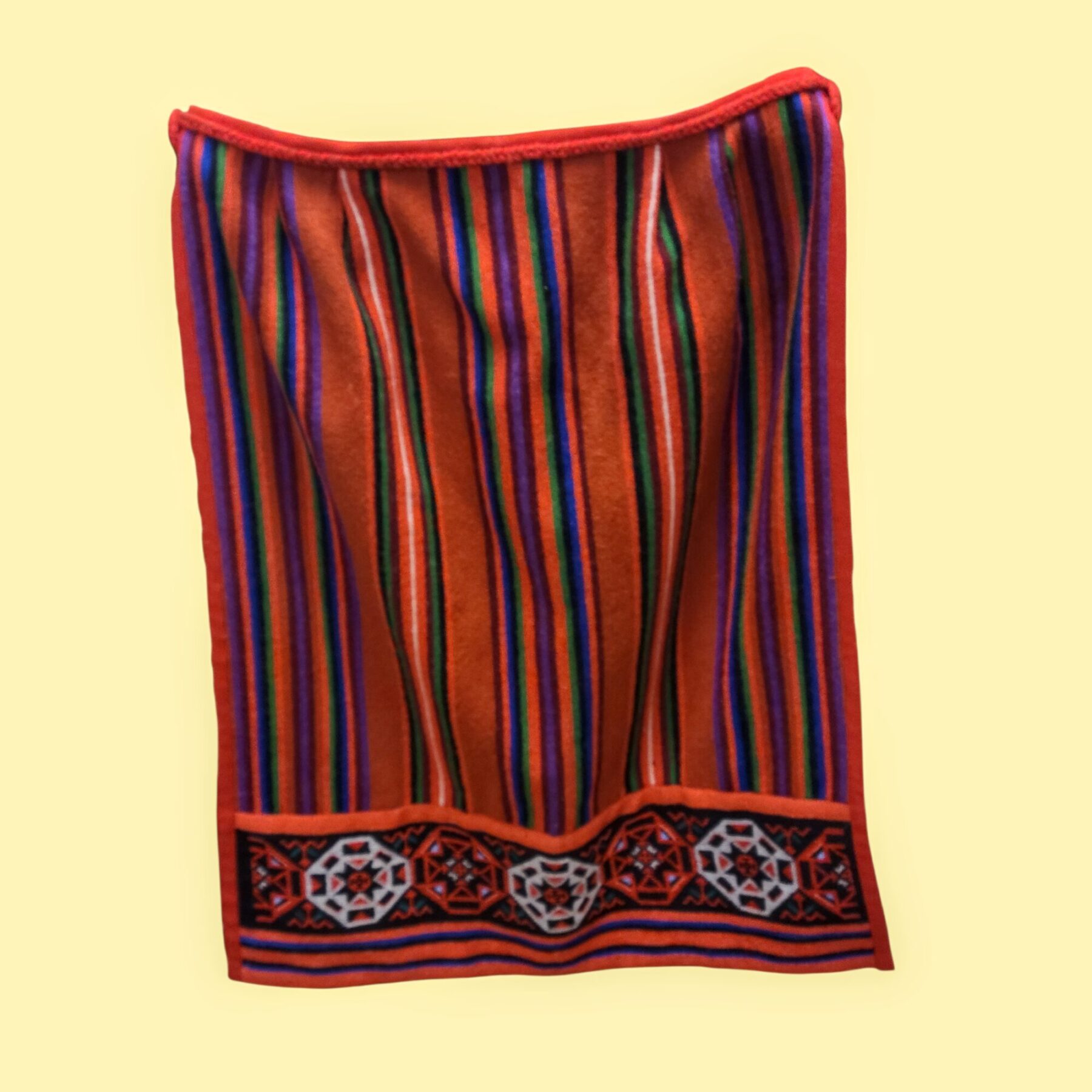 Muhu naise põll - värvide ja vaikse väärikuse kandja - Image 2