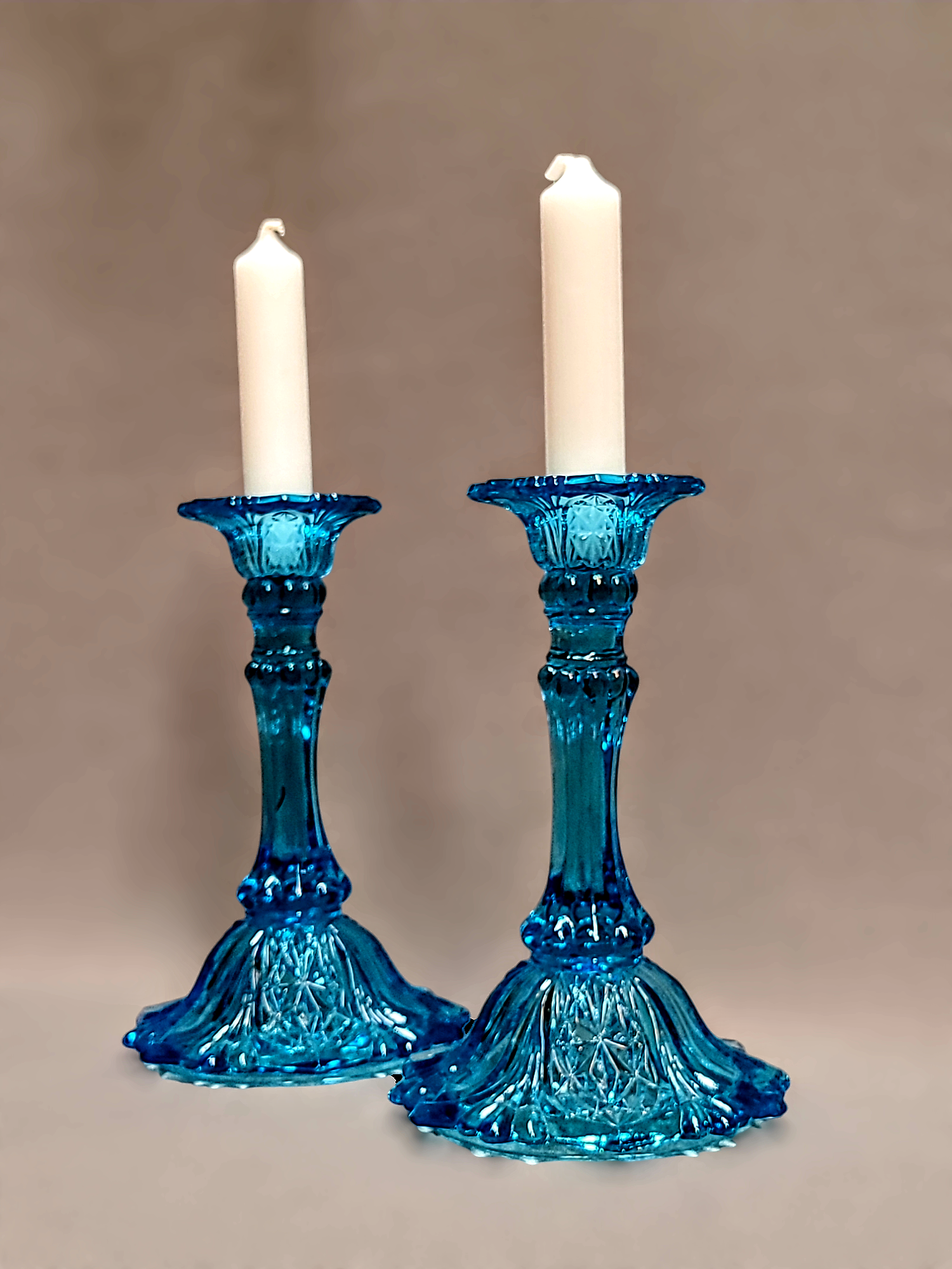 Sinised pressklaasist küünlajalad 2 tk. (1960ndad)