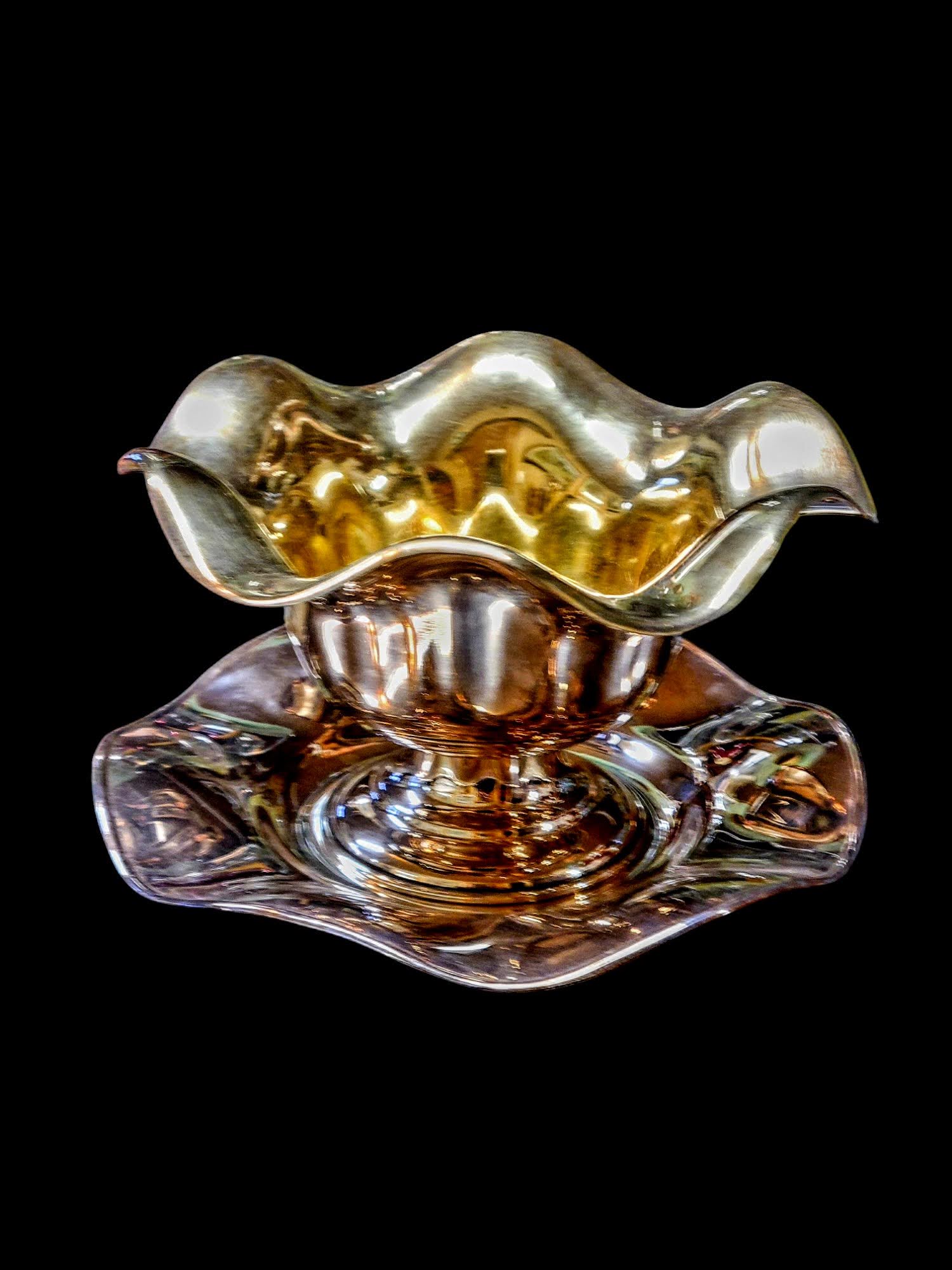 Hõbetatud serveerimisnõu kullatud sisepinnaga