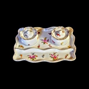 Portselanist lauagarnituur – Meisseni kimbu dekooriga