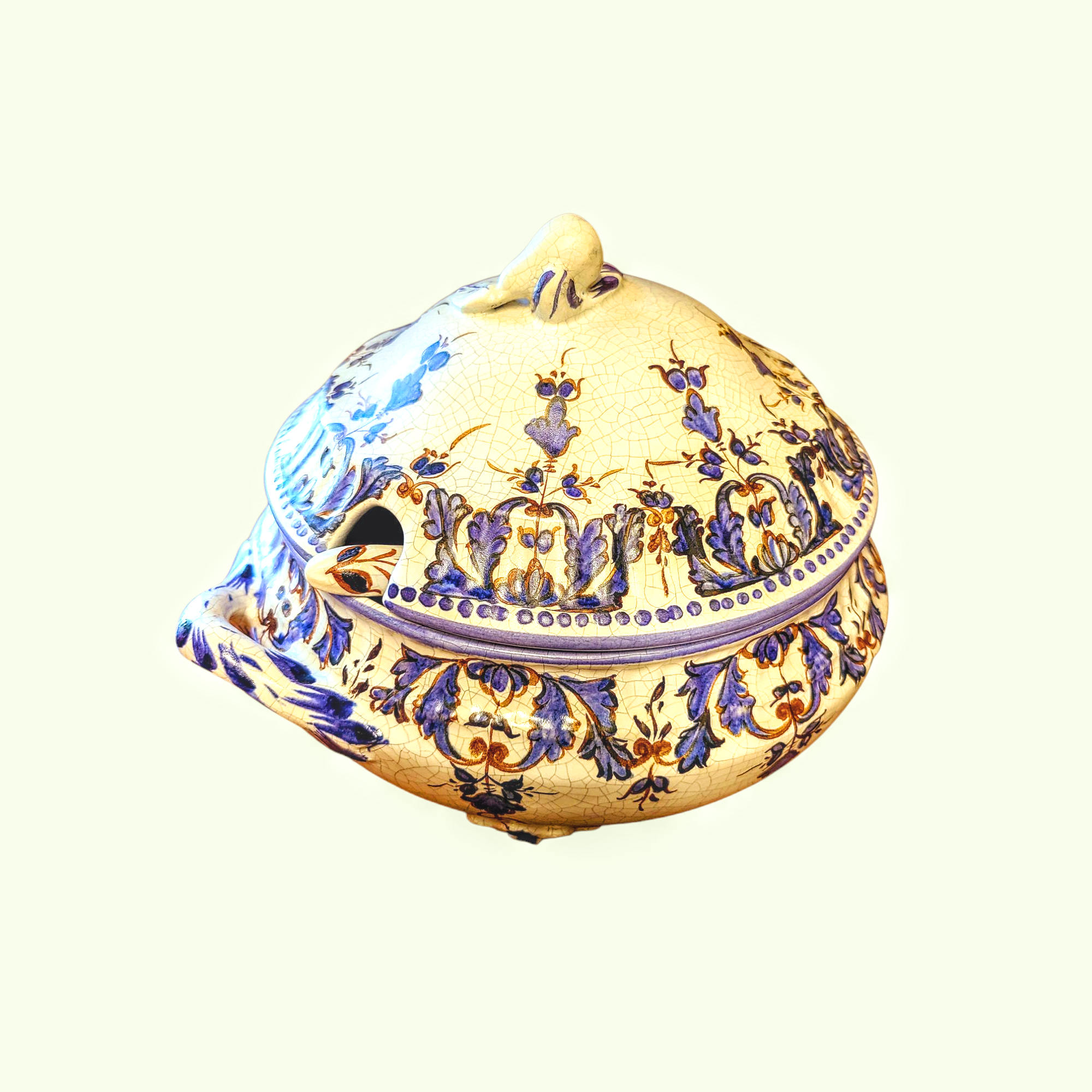 Portugali keraamiline supitirin väikese kulbiga