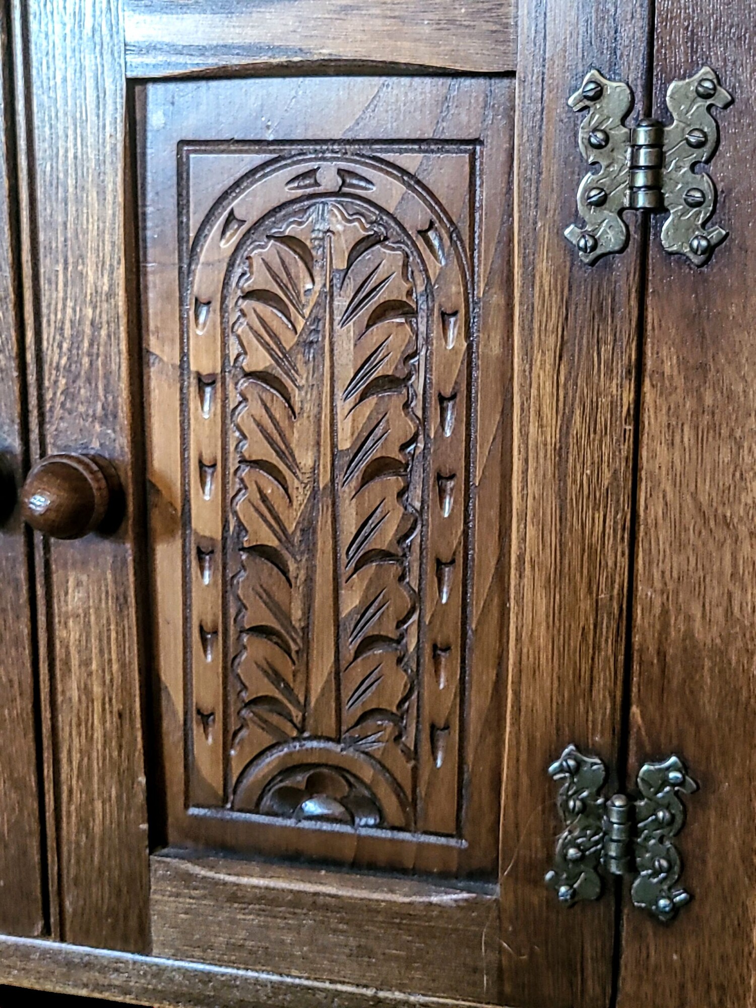 Nikerdatud tammepuidust kapp - Image 6