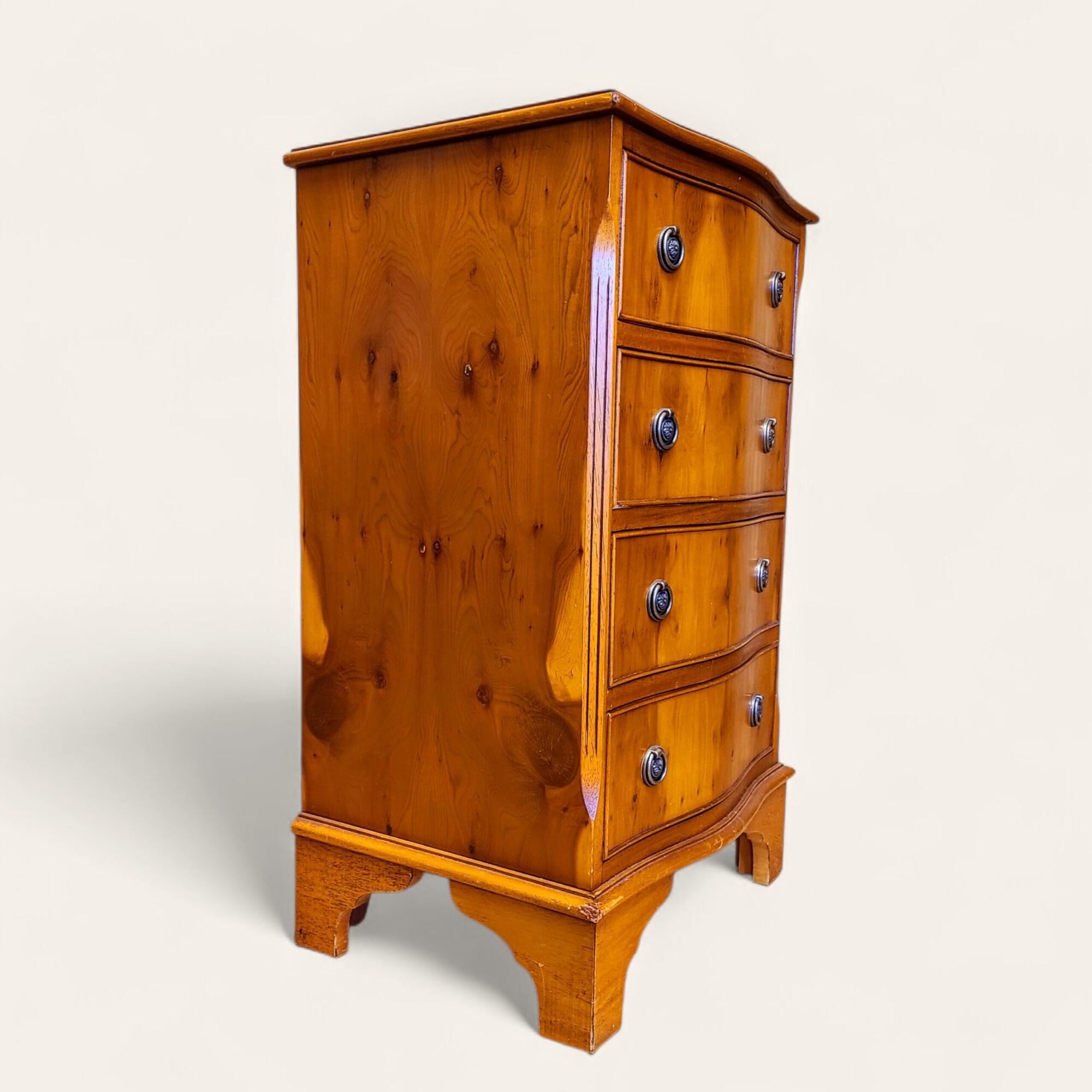 Retro kummut - 20. sajandi keskpaiga vintage võlu - Image 4