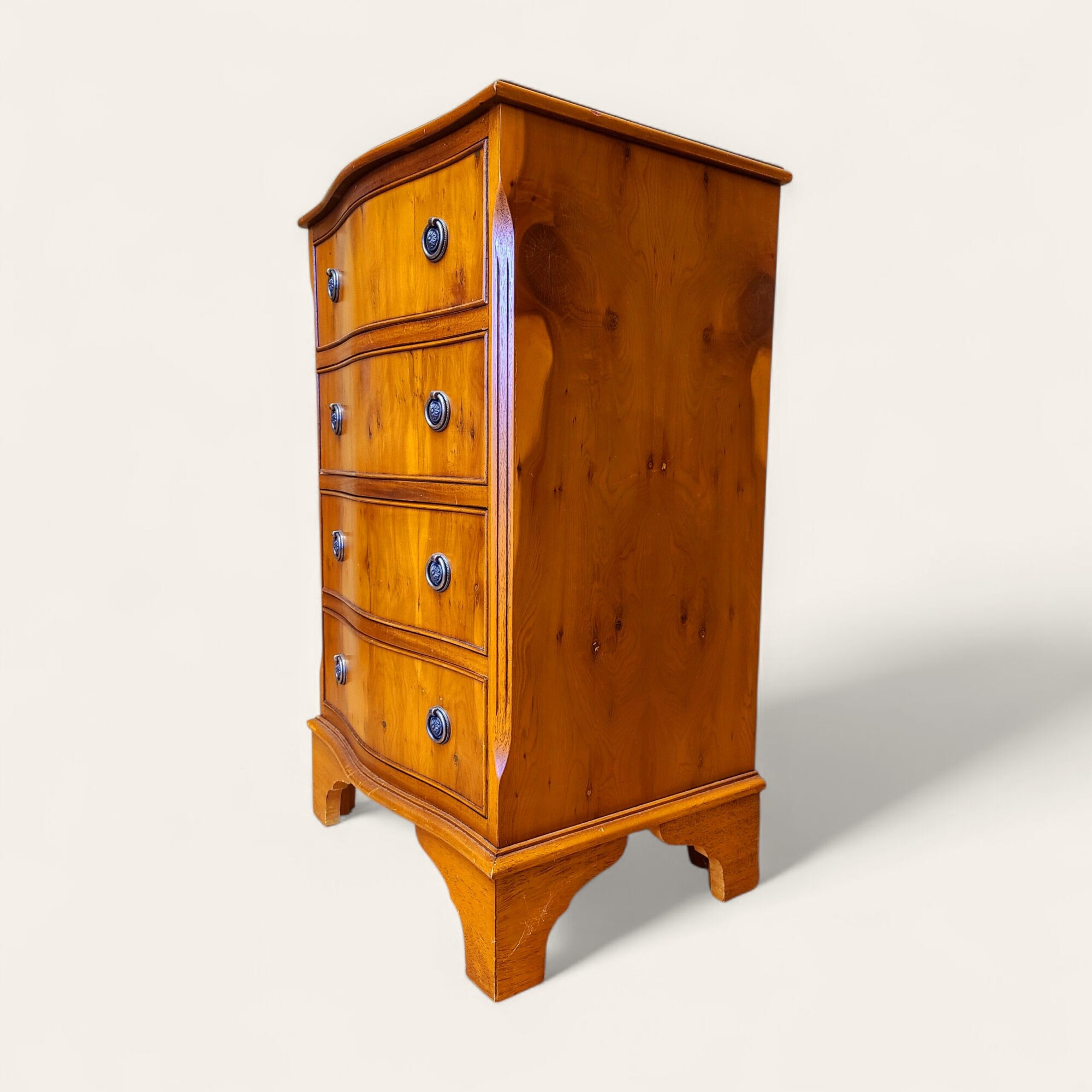 Retro kummut - 20. sajandi keskpaiga vintage võlu - Image 5